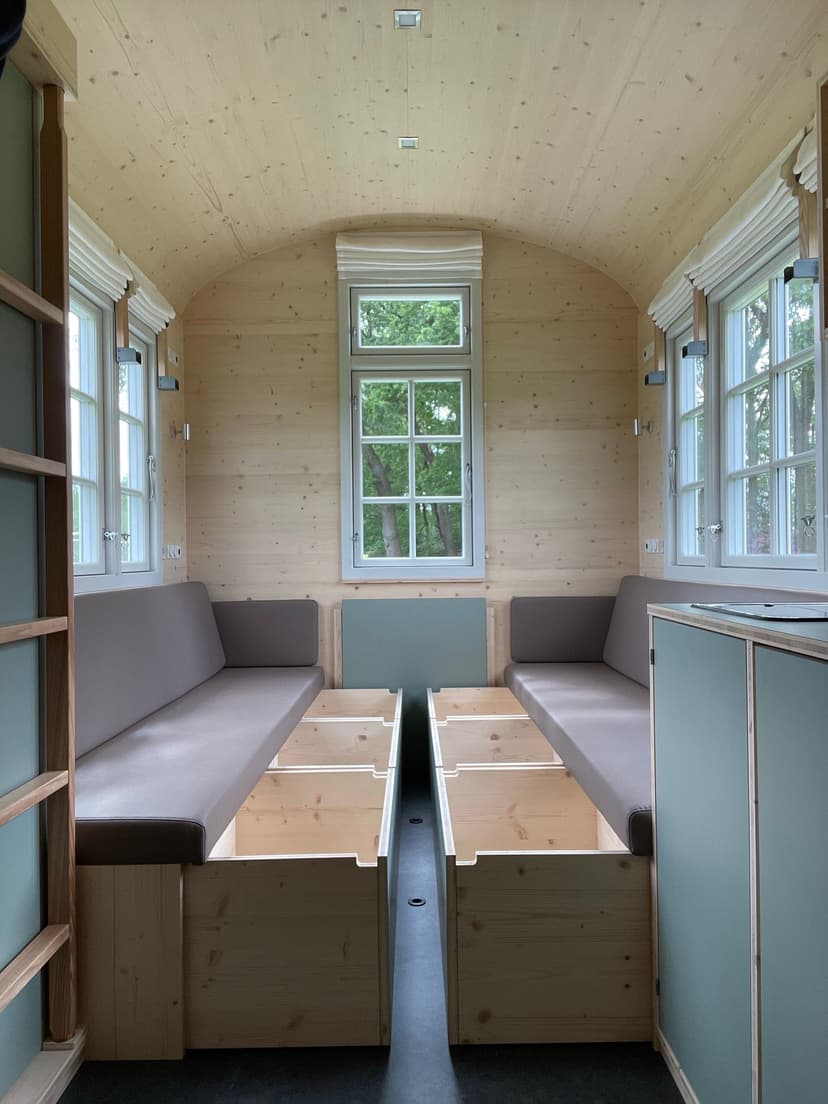 Essbereich im Bauwagen für Familienzeit Impression raus in den Bauwagen